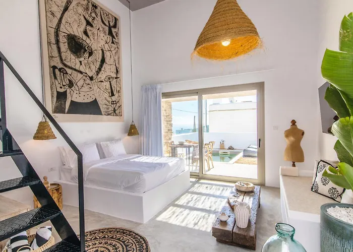 Tinosera Luxury Suites