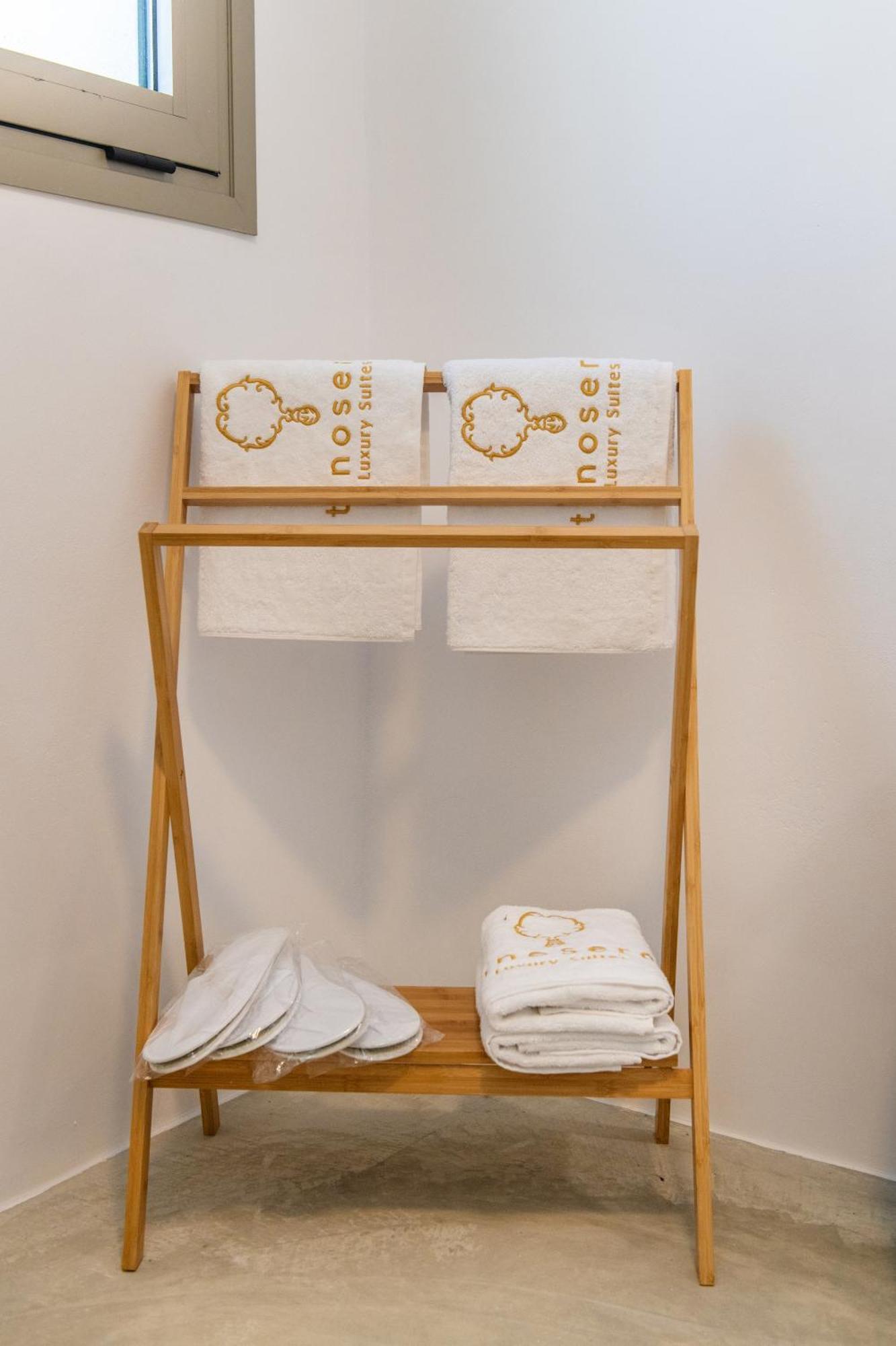 Tinosera Luxury * Agios Sostis (Tinos)